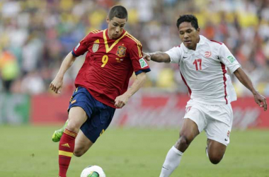 Spain cruise past Tahiti