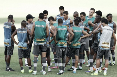 De olho no G-4, Botafogo enfrenta o Volta Redonda no Maracanã