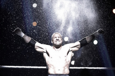 Triple H signs new deal to wrestle