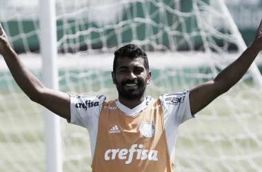 Thiago Santos celebra boa fase no Palmeiras e brinca com apelido: &quot;Felipão me chama de cachorrão&quot;