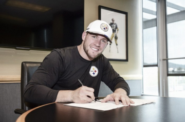 Pittsburgh Steelers sign No. 1 Draft Pick, T.J. Watt