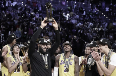 Los Angeles Lakers se bañan de oro en las Vegas