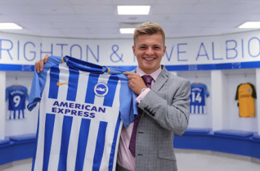 Brighton sign Yeovil Town prospect Joseph Tomlinson
