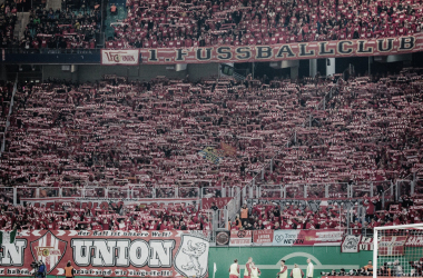 La afición del Unión Berlín en un partido de DFB-Pokal.&nbsp;| Fuente: Twitter @fcunion