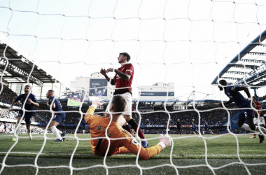 Barkley ahoga el festejo de Mourinho