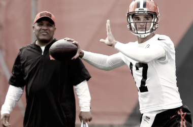 Brock Osweiler y Víctor Cruz, cortados a días del Kickoff