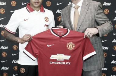 Depay fue presentado en el Manchester United