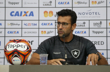 Valentim fala sobre exames de Aguirre e pede presença de uruguaio em treinos do Botafogo