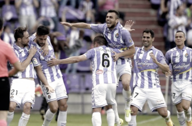 El Real Valladolid no cede y mantiene al Huesca fuera del playoff