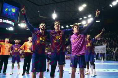 Petar Cikusa, Ian Barrufet y Adrián Sola celebrando la victoria en el Palau. Fuente: @FCBhandbol en X