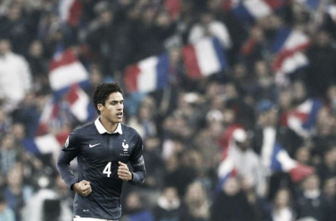 Varane será capitán con Francia ante Dinamarca