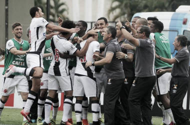 Ederson marca duas vezes e Vasco bate Atlético-GO em São Januário