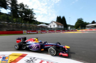 Vettel y Alonso, duelo en las Ardenas con la lluvia esperando su oportunidad