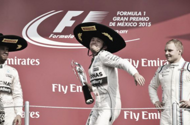 Rosberg vence o GP do México e público faz o show