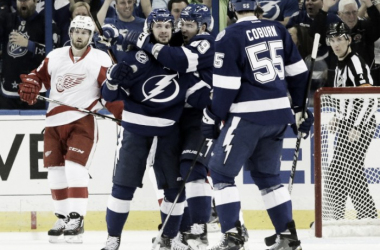 Tampa Bay Lightning win physical Game 1 battle over Detroit Red Wings