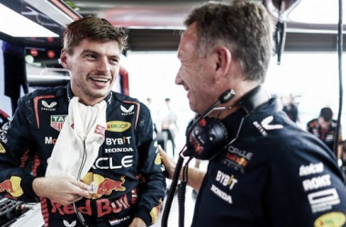 Max Verstappen sonriente tras la conclusión de los libres del viernes. / Fuente: F1