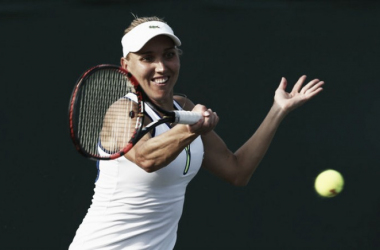 Vesnina hace saltar la banca