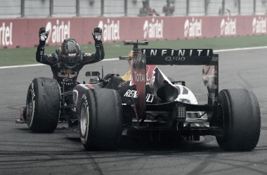 Sebastian Vettel al ser campeón de la temporada 2013 en el GP India. / Fuente: F1