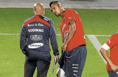 Vidal entrena con el resto de sus compañeros