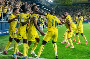El Villarreal celebrando un gol en Champions. /Fuente: @CastellonDiario