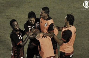 Com gol de Léo Ceará, Vitória bate Paraná e acaba com sequência de empates na Série B