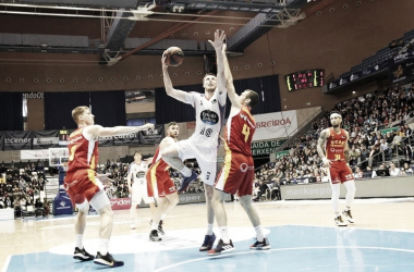 El UCAM Murcia consigue su
segunda victoria a domicilio ante Monbus Obradoiro (72-83)