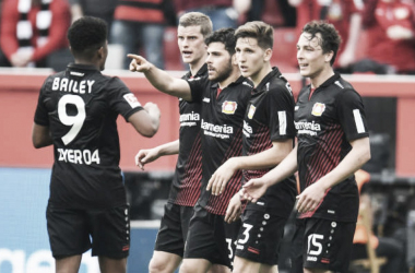 Com hat-trick de Volland, Leverkusen goleia Frankfurt e se consolida no G-4 da Bundesliga