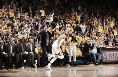 Momentazo de la jornada NBA: Curry explota con un "esta es mi casa"