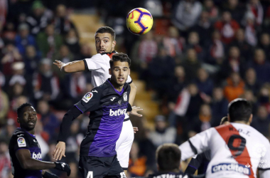 Di Santo lo intentó, pero no pudo salvar al Rayo en su debut