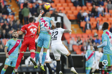 Previa Rayo Vallecano - Valencia: descenso y Champions se cruzan en Vallecas