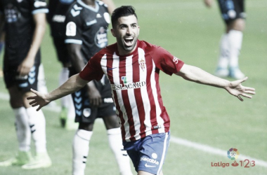 Michael Santos enamora a Gijón