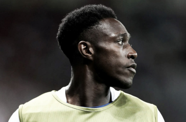 Welbeck no juega ni con un cambio más