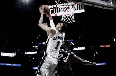 Melhores momentos Sacramento Kings x San Antonio Spurs pela NBA (127-122)