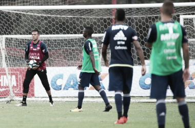 Diego Alves lamenta má fase do Flamengo e prevê melhora durante semana de treinamentos