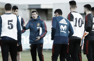 El viento se cuela en el entrenamiento de la sub-21