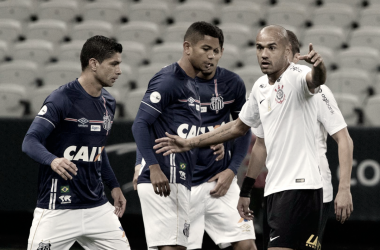 Com várias chances desperdiçadas, Corinthians e Santos empatam clássico alvinegro na Arena