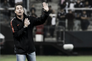 Apesar da eliminação, Loss elogia bom desempenho do Corinthians: "Foi uma das melhores partidas"