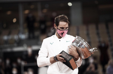 Sem perder sets, Nadal bate Djokovic e se consagra campeão de Roland Garros