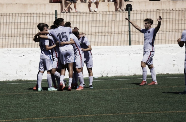 Paseo y festín goleador del FCB Juvenil A en su estreno liguero