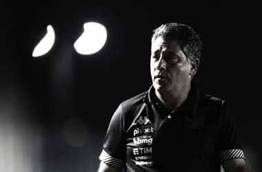 Emílio Faro critica arbitragem após empate do Vasco contra a Chape: "Complicado jogar"