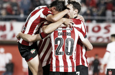 Abrazo de gol (foto: Estudiantes).
