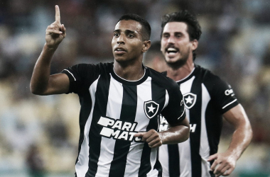 Lucas Perri pega pênalti e Botafogo vence Fluminense pelo Campeonato Carioca
