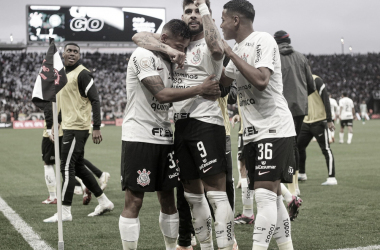 Corinthians vence Coritiba de virada na Neo Química Arena