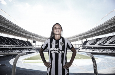 Promessa do Botafogo, lateral Barbara compartilha sua expectativa para a temporada 