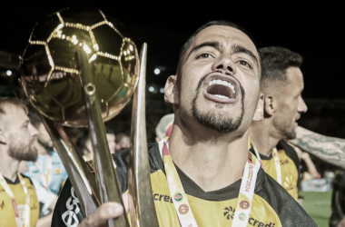Campeão e eleito para seleção do Catarinense, Barreto celebra sétimo título em seis anos