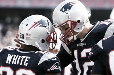 Brady arrasa en su regreso a Foxboro