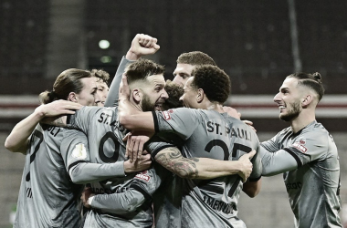 La euforia del St Pauli tras vencer al Borussia Dortmund / Fuente: St Pauli