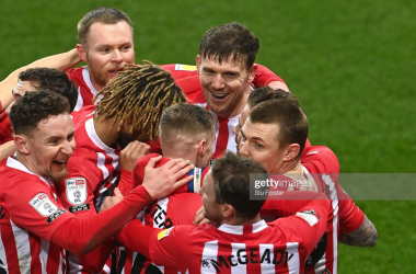 Sunderland 1- 0 Swindon Town: Wyke header moves Sunderland into top four