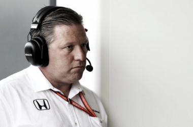 Zak Brown ve complicado un GP en Londres