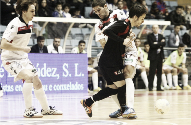 Umacon Zaragoza y Santiago Futsal sellan tablas en el Siglo XXI